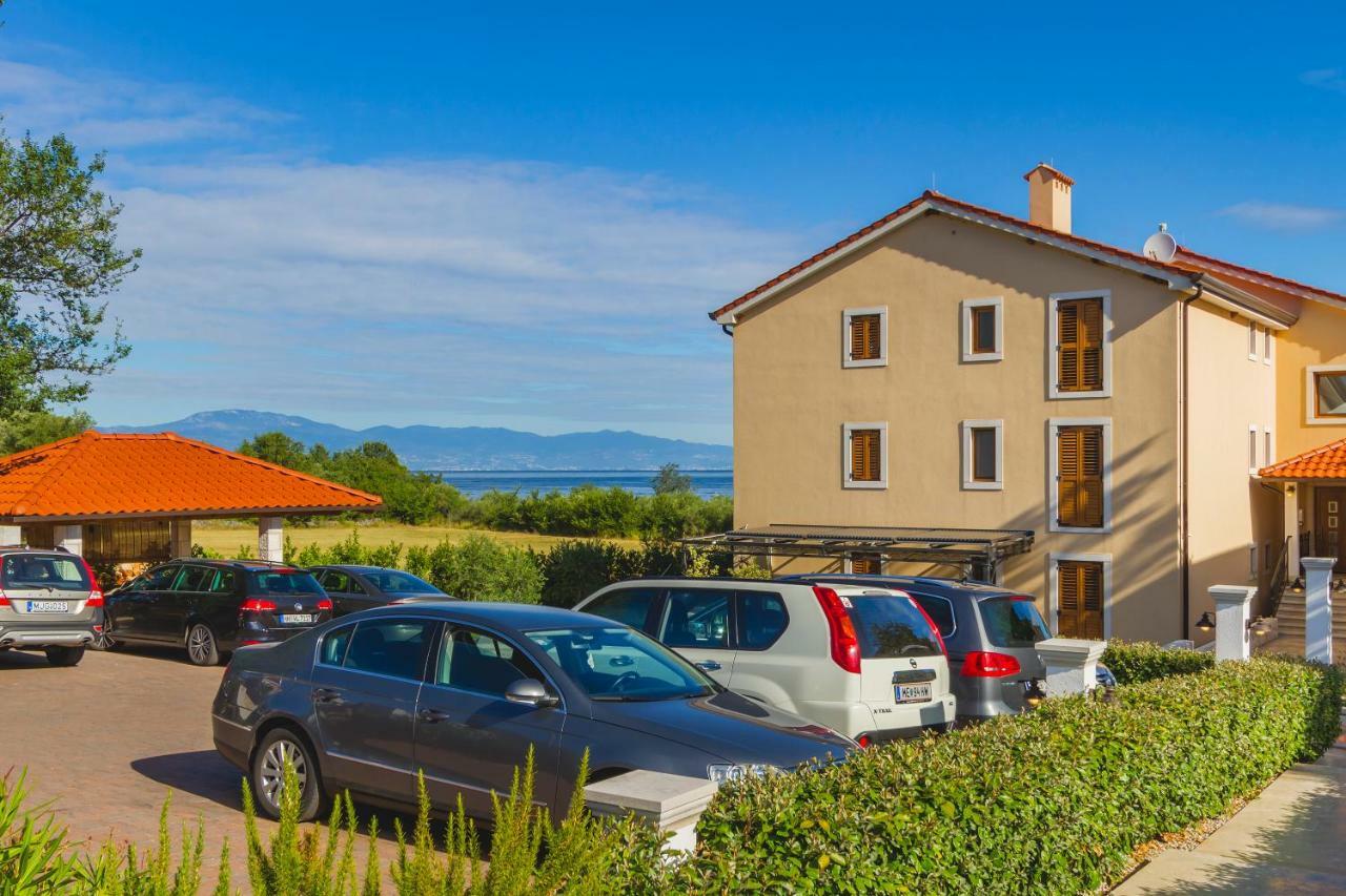 Luxury Apartments Villa Matea 2 Malinska Eksteriør billede